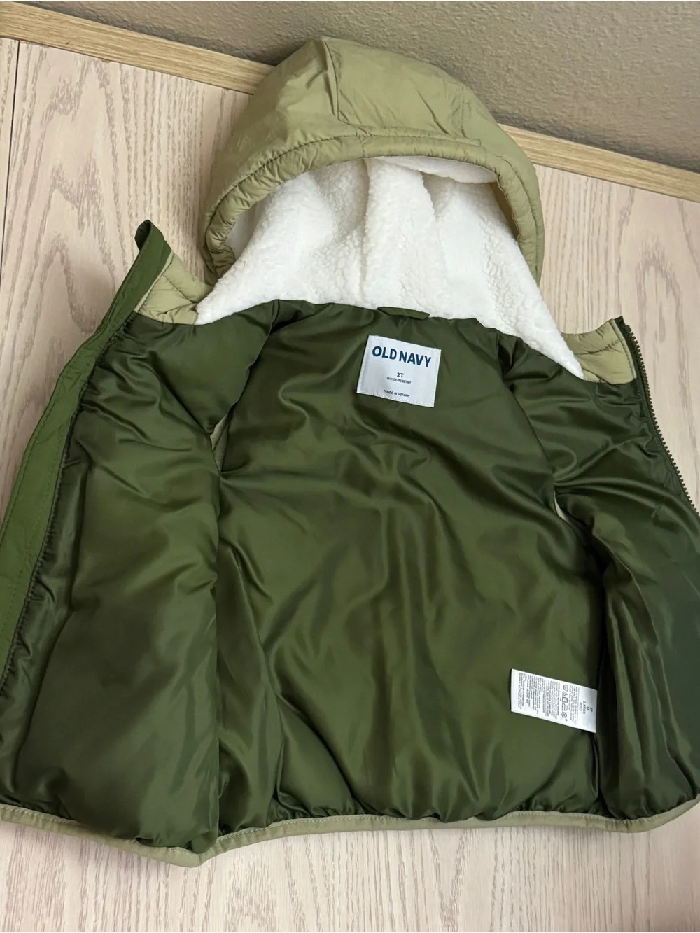 NWT Old Navy Toddler Kids Hooded Puffer Vest Green Sz 2T (33-36